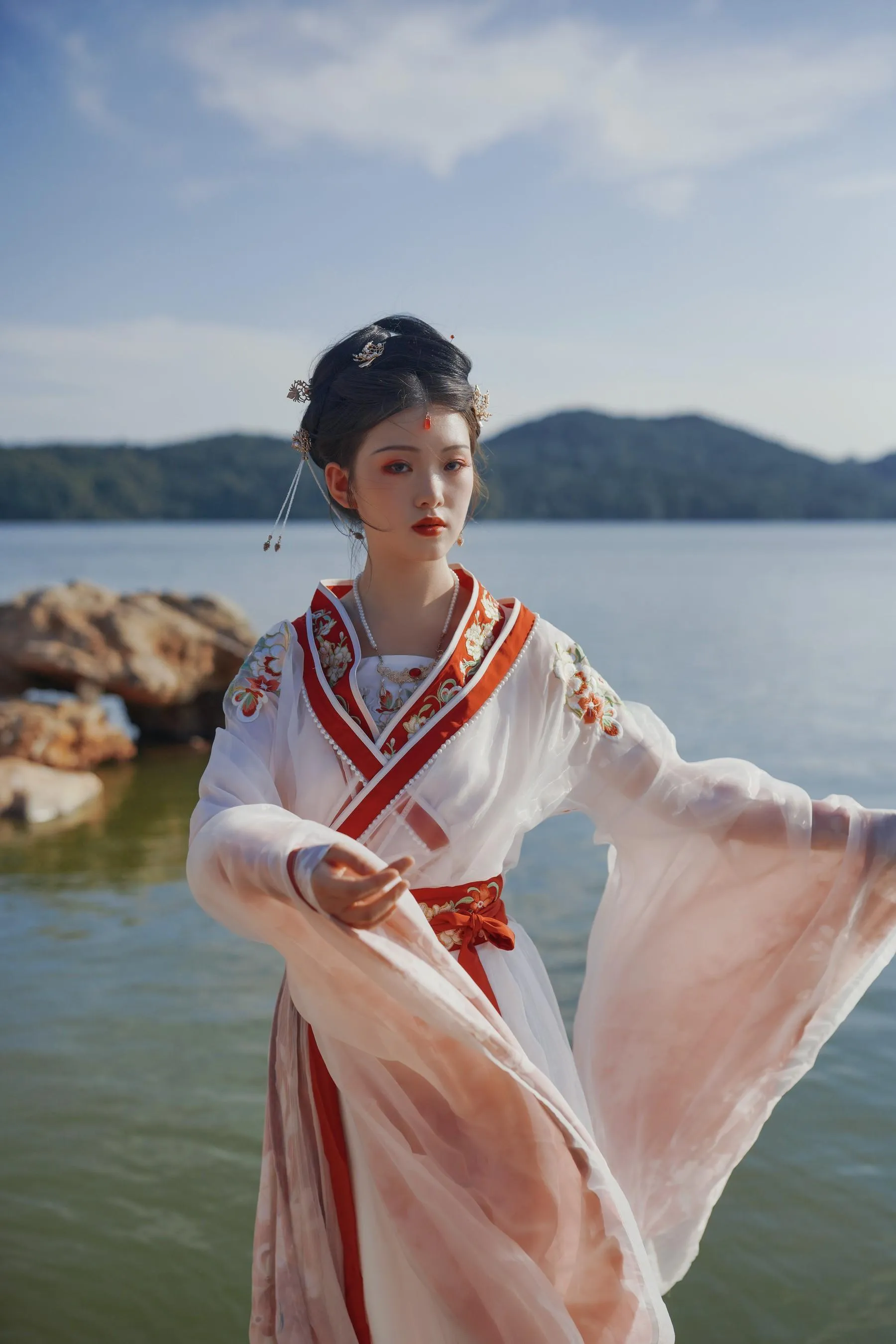 [YITUYU艺图语]2022.08.14 总有人间一两风 悦璃 [24P]插图7
